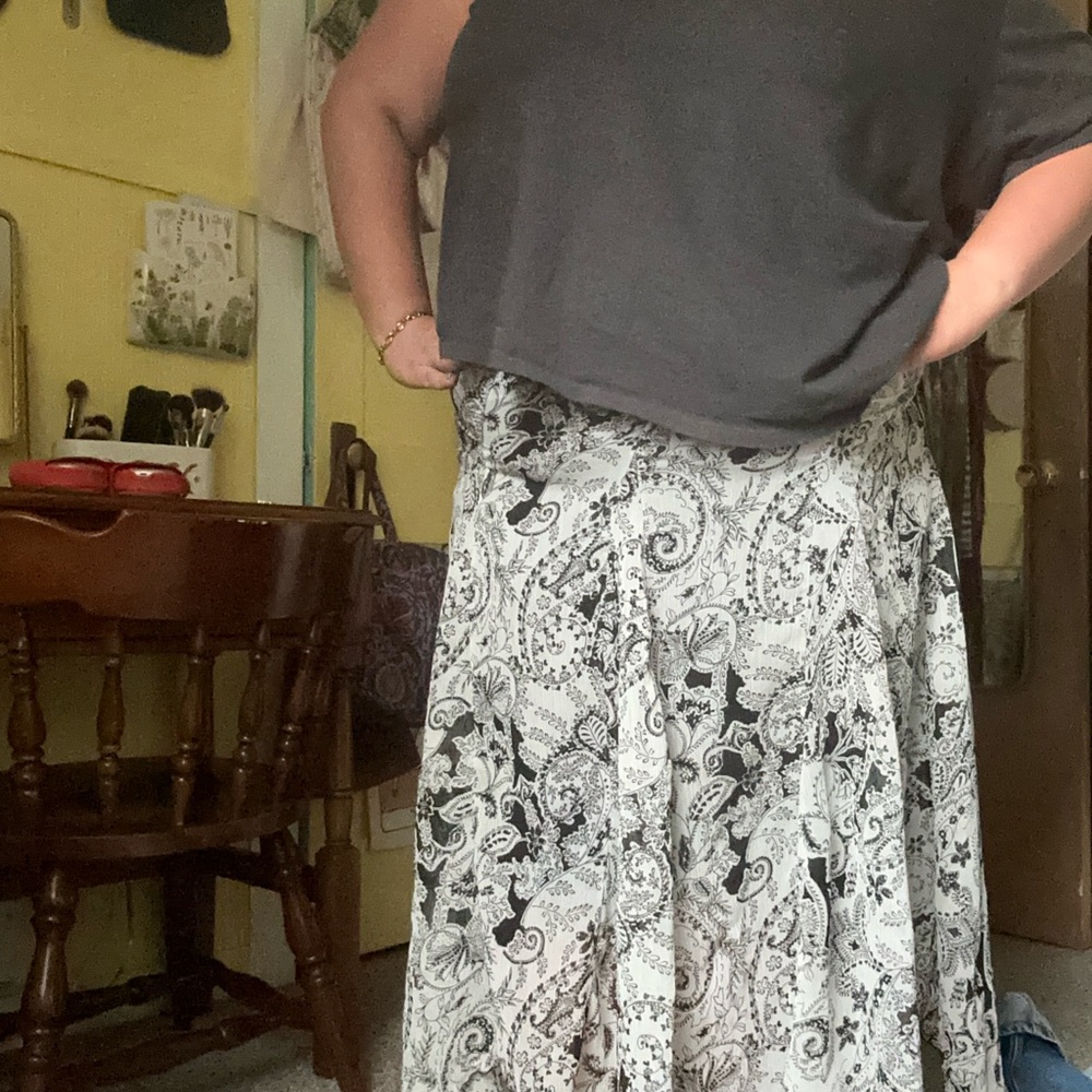 Studio 1940 Black and White Fit and Flare Midi Skirt with funky hem and pattern!